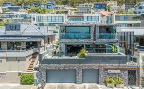 27 at Joubert - Luxury Green Point Villa with pool & views